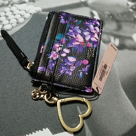 Victoria's Secret Accessories - NWT! VICTORIA'S SECRET CREDIT CARD HOLDER
